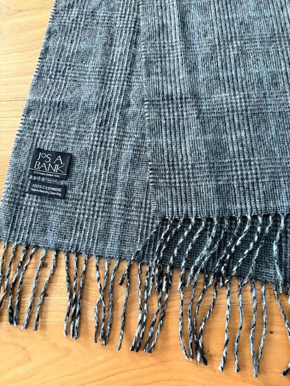 Jos. A. Bank Men's Grey Glen Plaid 100% Cashmere Rectangle Scarf